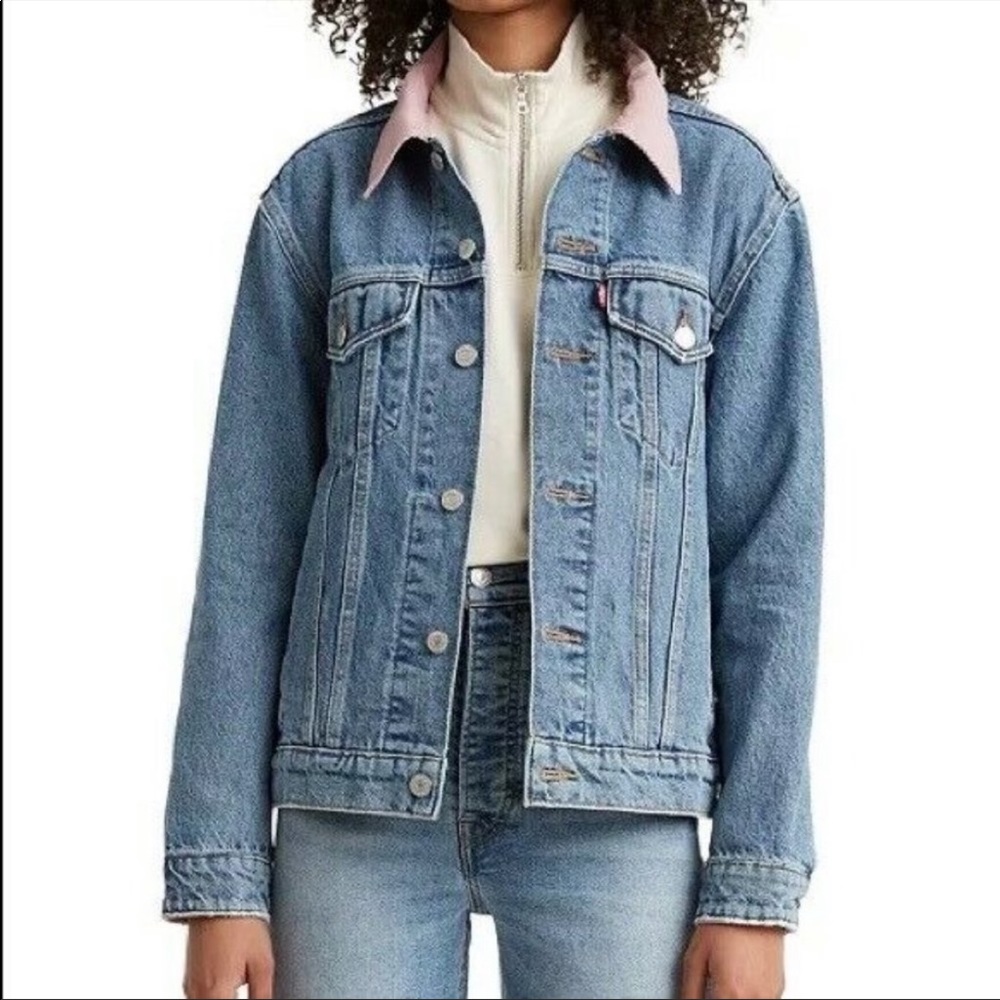 Brand new w/tag Levi boyfriend style jean jacket